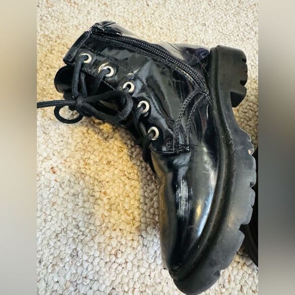 Steve Madden black booties toddler size 12, preloved - Picture 3 of 8